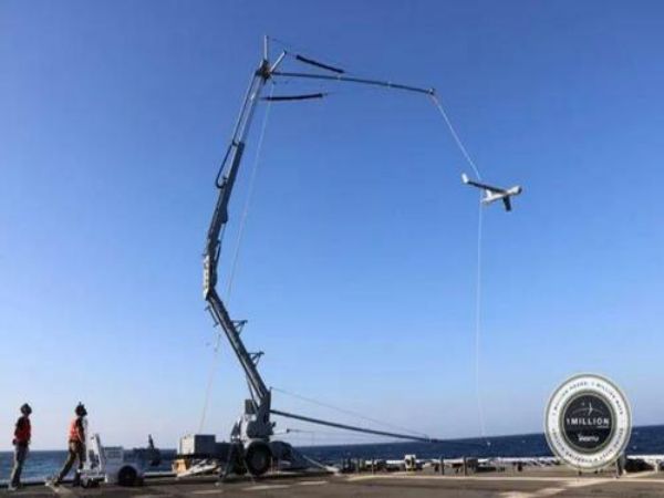 长白吊车出租电话_吊车租赁公司浅谈如何安全驾驶吊车
